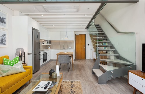 Bo'Kaap Apartment | Luxe De Waterkant Apartment | Mountain Views