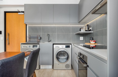 Bo'Kaap Apartment | Luxe De Waterkant Apartment with Mountain Views
