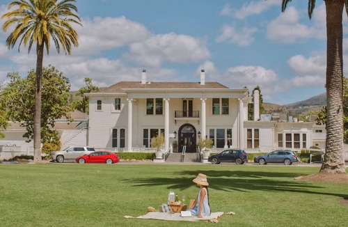 Napa Apartment | Luxe Golf View Condo Prime Napa Location