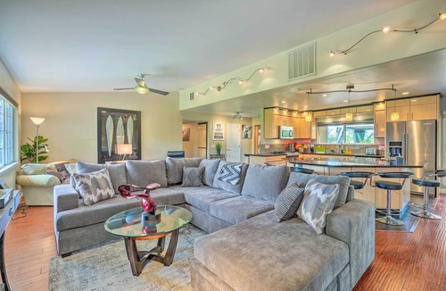 Granite Bay House | Luxe Granite Bay Home w/Hot Tub, Fire Pits!