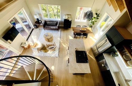 Freestone House | Luxe Guest Home *Walk to Downtown Sebastopol