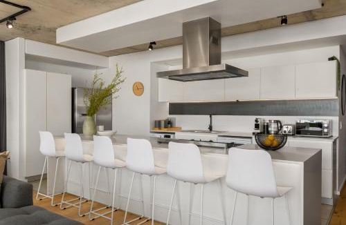Schotsche Kloof Apartment | Luxe Penthouse l Private Pool l Mountain Views