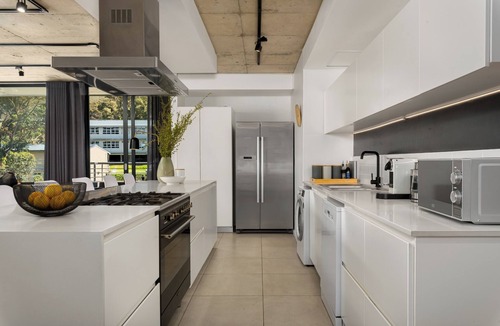 Schotsche Kloof Apartment | Luxe Penthouse - Private Pool - Mountain Views