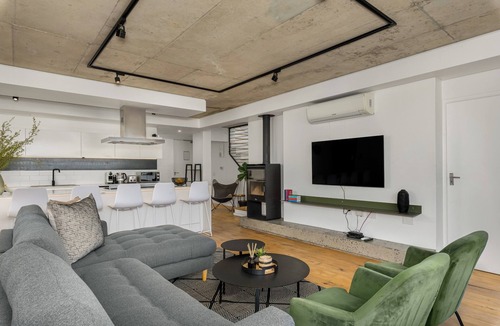 Schotsche Kloof Apartment | Luxe Penthouse - Private Pool - Mountain Views