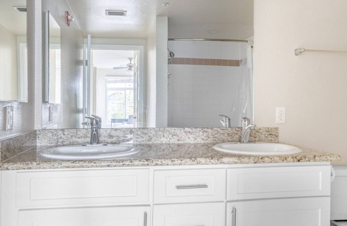 Hillsdale Apartment | Luxe San Mateo 2BR w/ W/D, Lounge & Pool, nr hospital, by Blueground