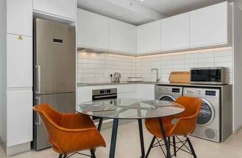 Bo'Kaap Apartment | Luxe Sky Apartment with Mountain Views