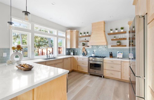 Bodega Bay House | Luxe Surf Shack | Rooftop Hot Tub, Games + Near Beach