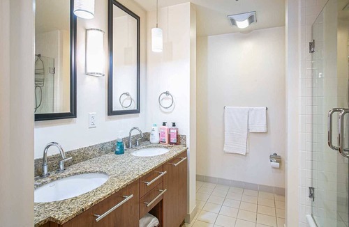 Rincon Hill Apartment | Luxe Urban Retreat on Lansing St