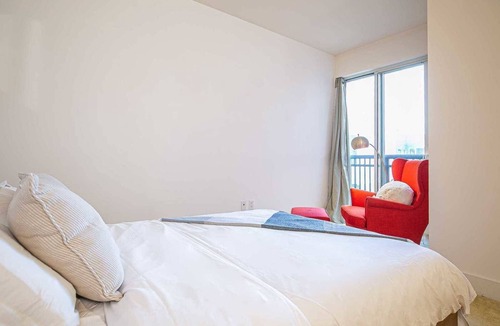 Rincon Hill Apartment | Luxe Urban Retreat on Lansing St