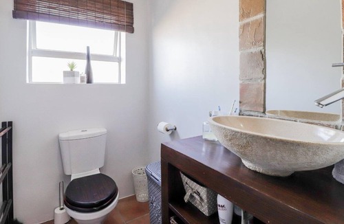 Durbanville House | Luxurious 4 bedroom good for family getaway.