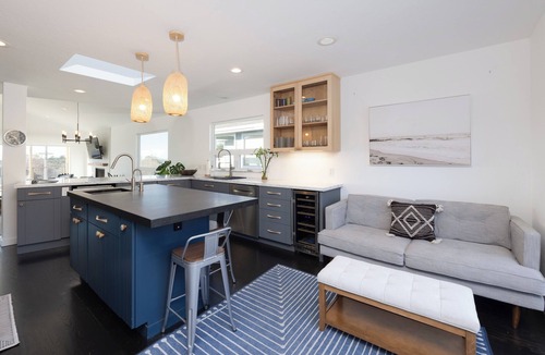 El Granada House | Luxurious but Cozy 4 Bedroom Retreat Near Restaurants, Beaches, Trails, Maverick