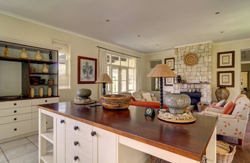 Stanford Villa | Luxurious Country Villa
