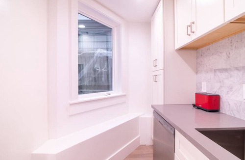 Inner Mission Apartment | Luxurious Dolores Park Beauty with Private Garden!