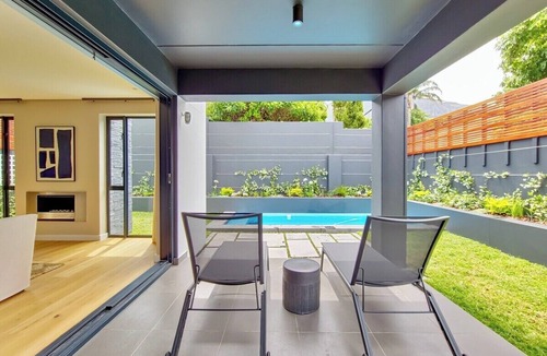Newlands House | Luxurious Family home in Newlands with Pool