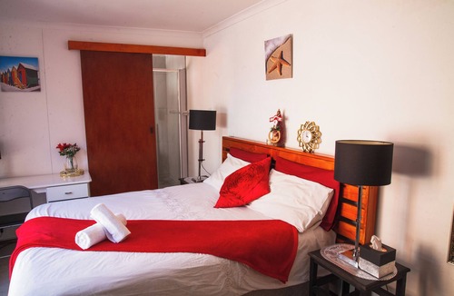 Mowbray House | Luxurious Flatlet in the heart of Mowbray