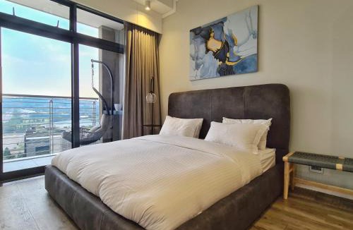 Menlyn Apartment | Luxurious Menlyn Maine 1 Bedroom on 12th Floor with Stunning Views & No Load Shedding