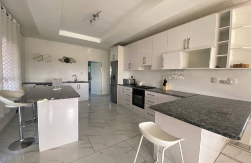 Eikenbosch Villa | Luxurious Penthouse Getaway in Bellville