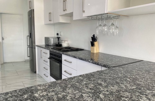 Eikenbosch Villa | Luxurious Penthouse Getaway in Bellville