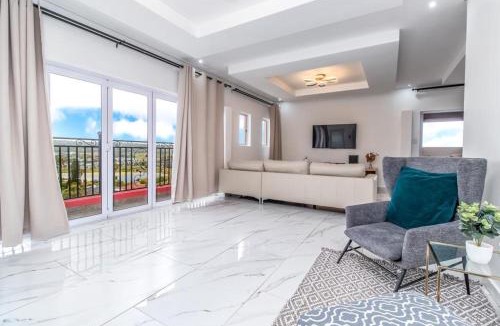 Eikenbosch House | Luxurious Penthouse Getaway !