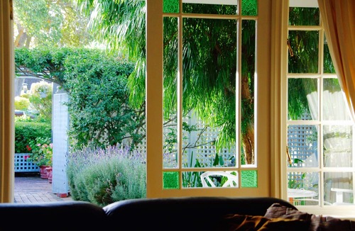 Tokai Cottage | Luxurious self-catering cottage sleeping up to 4 adults