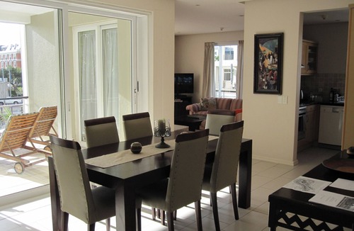 Victoria and Alfred Waterfront Apartment | Luxurious, Spacious & Secure V&A Waterfront Apt