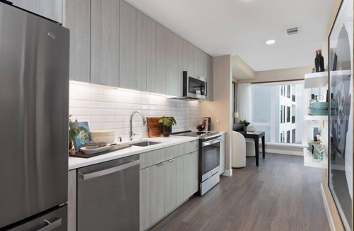 Menlo Park Condo | Luxury 1-Bedroom Living with Pool & Gym – Vasara Menlo Park