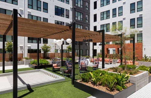 Menlo Park Condo | Luxury 1-Bedroom Living with Pool & Gym – Vasara Menlo Park