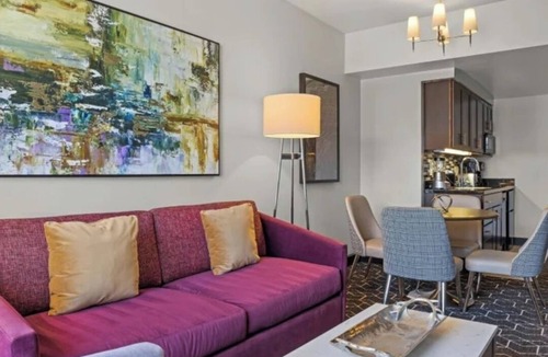Theater District Apartment | Luxury 1 bedroom, living room and kitchen hotel suite in beautiful San Francisco