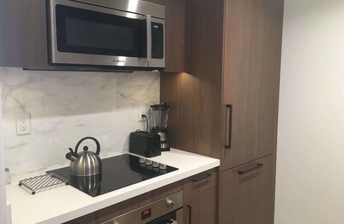Downtown San Francisco Apartment | Luxury 1 BR | Outdoor Pool & Gym | Laundry | SOMA