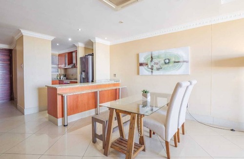 Durban Point Apartment | LUXURY 2 BEDROOM APARTMENT - DBN THE SAILS WATERFRONT