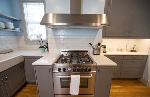 Russian Hill Apartment | Luxury 2 bedroom 1 bath Penthouse in prime neighborhood. ORGANIC SANITATION