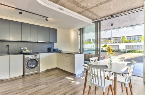Cape Town City Centre Apartment | Luxury 2 Bedroom With Balcony