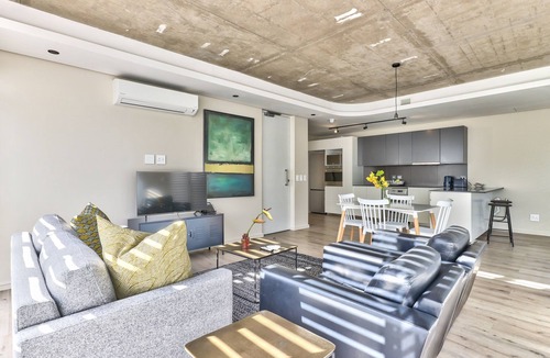 Cape Town City Centre Apartment | Luxury 2 Bedroom With Balcony