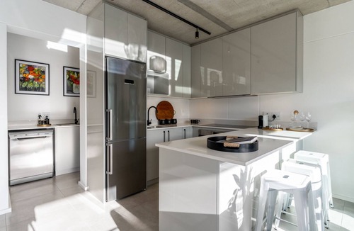 Plumstead Apartment | Luxury 3 bedroom apartment at the Alphen Glen