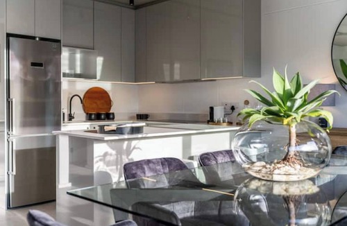 Wynberg Apartment | Luxury 3 bedroom apartment at the Alphen Glen