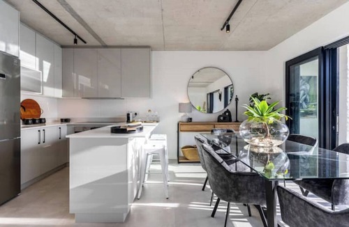 Wynberg Apartment | Luxury 3 bedroom apartment at the Alphen Glen