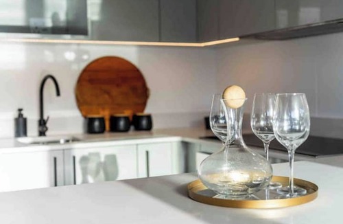 Wynberg Apartment | Luxury 3 bedroom apartment at the Alphen Glen