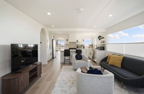 Pacifica Apartment | Luxury 3BR/2Bath Home w/Ocean Sunset Views, & Yard