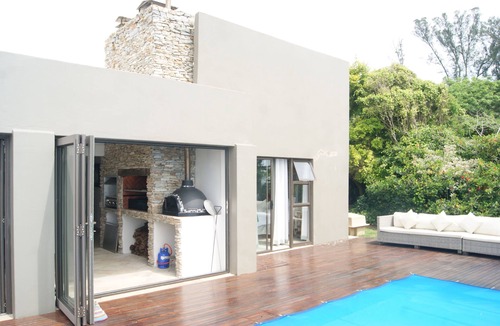 Blythedale Villa | Luxury 4-bedroom Sea-view villa in Blythedale Beach
