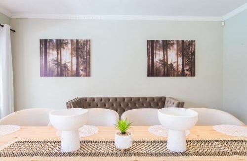 West Beach House | Luxury 5 Bedroom Villa with Heated Pool and Inverter in Blouberg