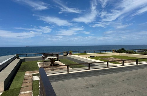 Westbrook House | Luxury 6 sleeper: nature’s symphony of ocean, beach, 180degrees views & dolphins