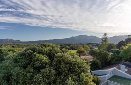 Wynberg Apartment | Luxury Accomodation at the Alphen Glen