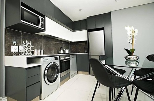 Sandown Apartment | Luxury Apartment in Sandton. nWifi and 5 star facilities for your enjoyment