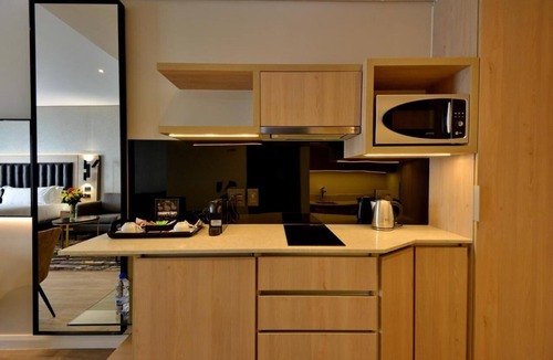 Greater Johannesburg Metropolitan Area Apartment | Luxury Apartment Sandton/NO LOAD SHEDDING/Central Sandton