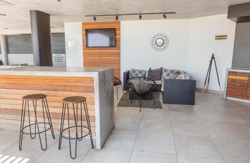 Hillhead Apartment | Luxury apartment with amazing ocean view