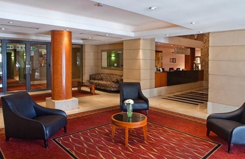Sandown Apartment | luxury apartments in Raphael suites