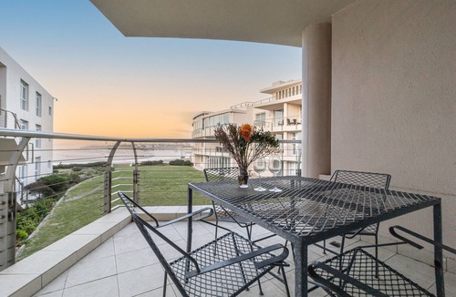 Lagoon Beach Apartment | Luxury Beach Escape - Ocean View