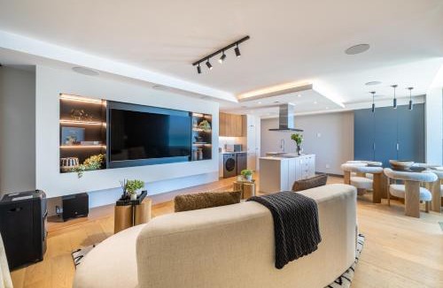 Bloubergstrand Apartment | Luxury Beachfront Penthouse, Blouberg- 3 Bedroom
