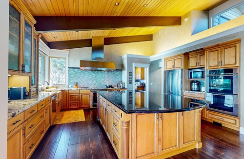 Gualala House | Luxury blufftop home with hot tub, wraparound deck, gourmet kitchen & ocean view