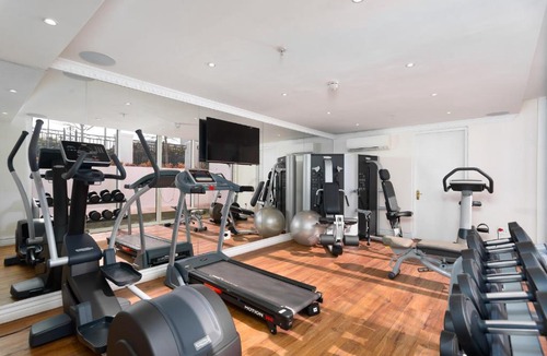 Three Anchor Bay Apartment | Luxury Cape Town Apartment (2 Bedroom)